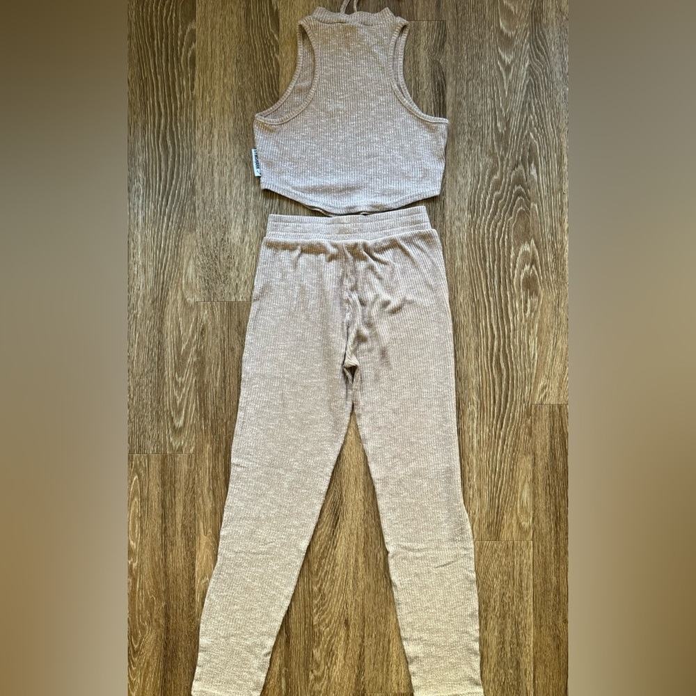 Gymshark Lounge Set - Picture 9 of 9